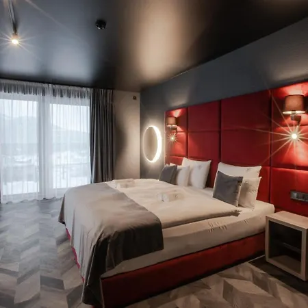 Premium Club 4* Μπούκοβελ